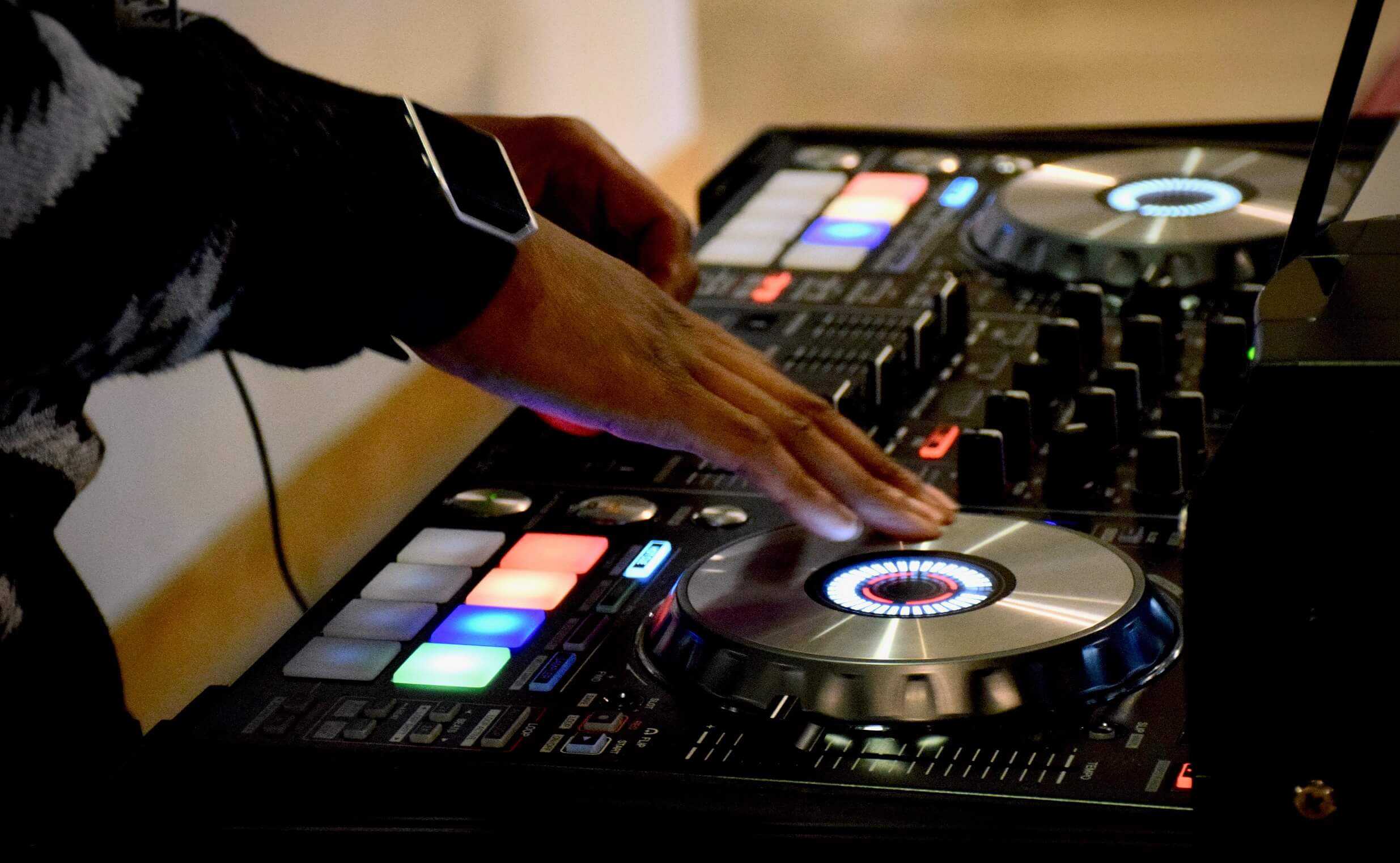 DJ, DJing