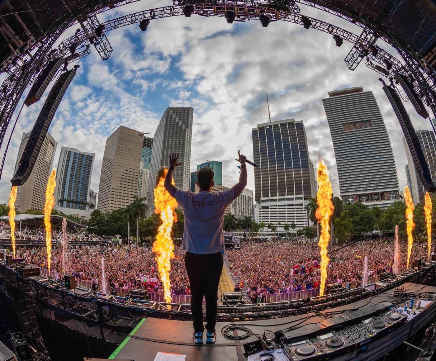 Nicky Romero delivers electrifying set during Ultra 2023: Watch