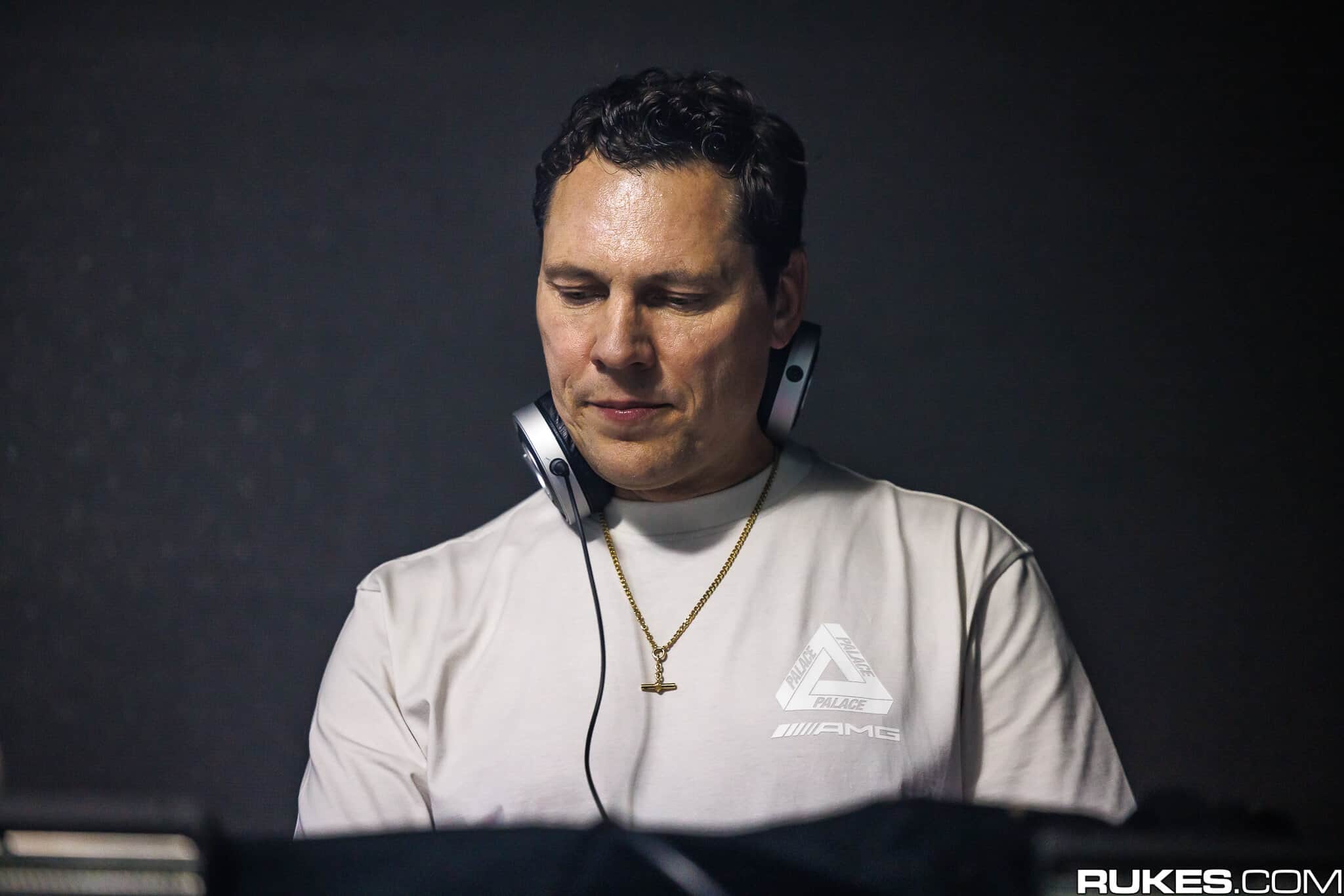 Tiësto unleashes Hotter Mix of Charli XCX collaboration ‘Hot In It’: Listen