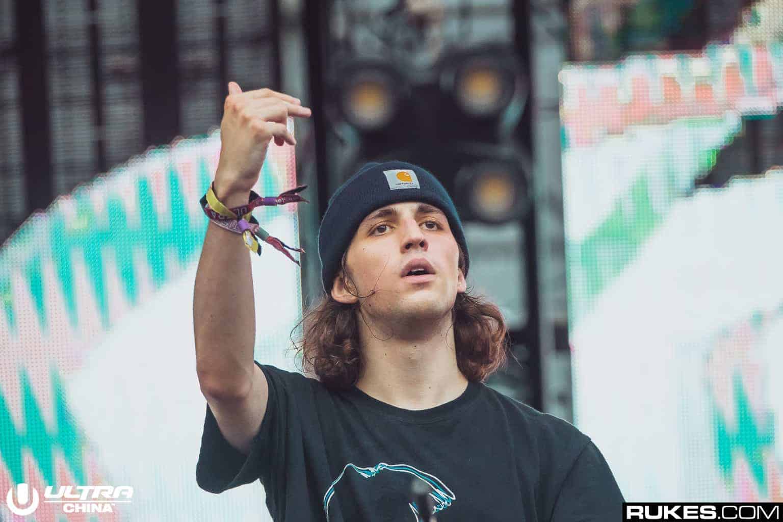 Porter Robinson releases official music video for 'Look at the Sky'