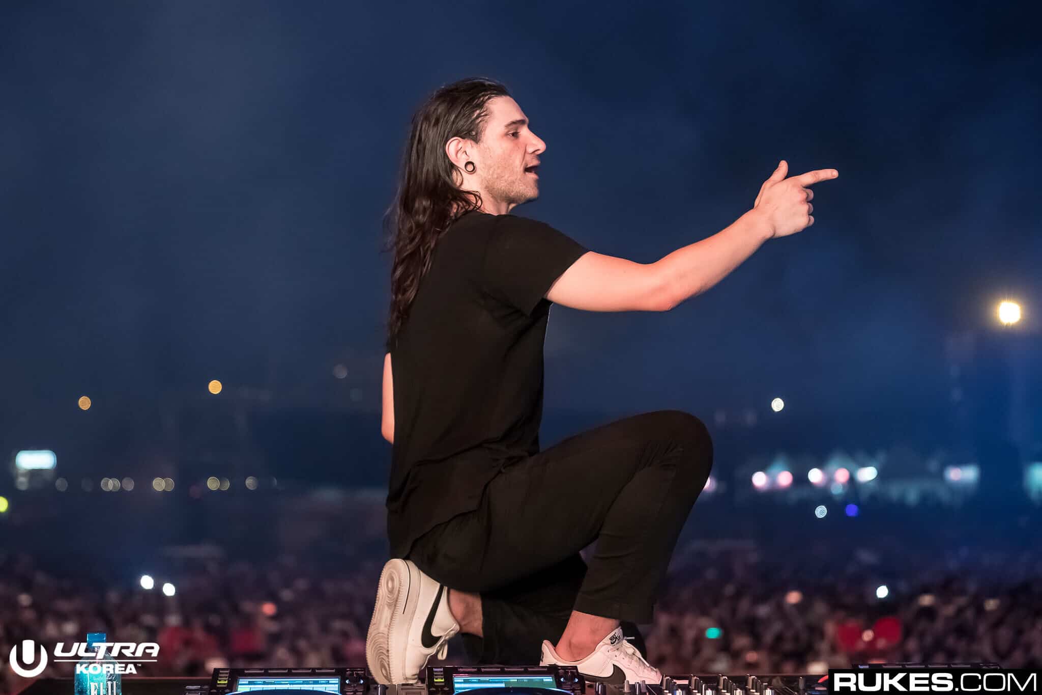 Skrillex teases upcoming album release for this year