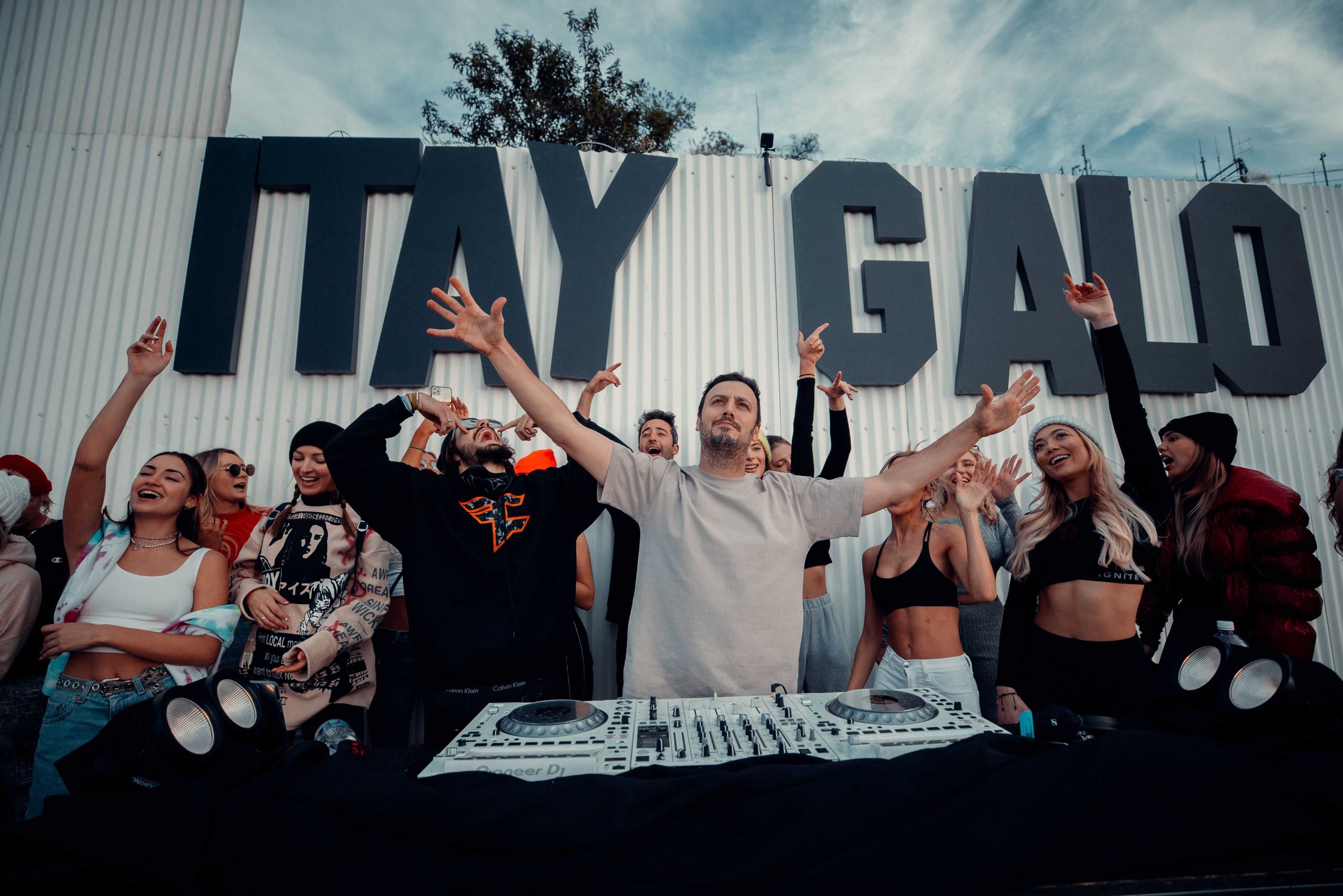 Renowned DJ Itay Galo delivers monumental DJ set from the Hollywood sign
