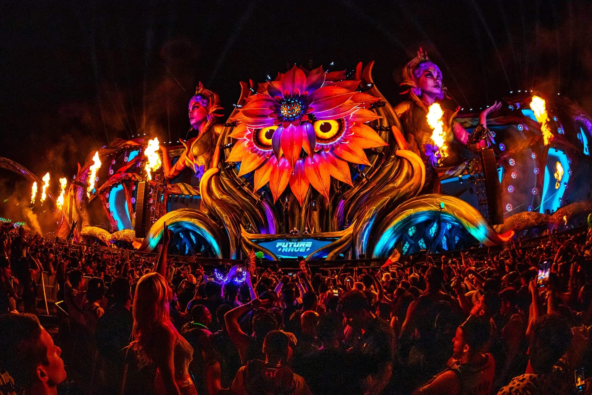Top 10 Things to Do in Vegas During Electric Daisy Carnival Week