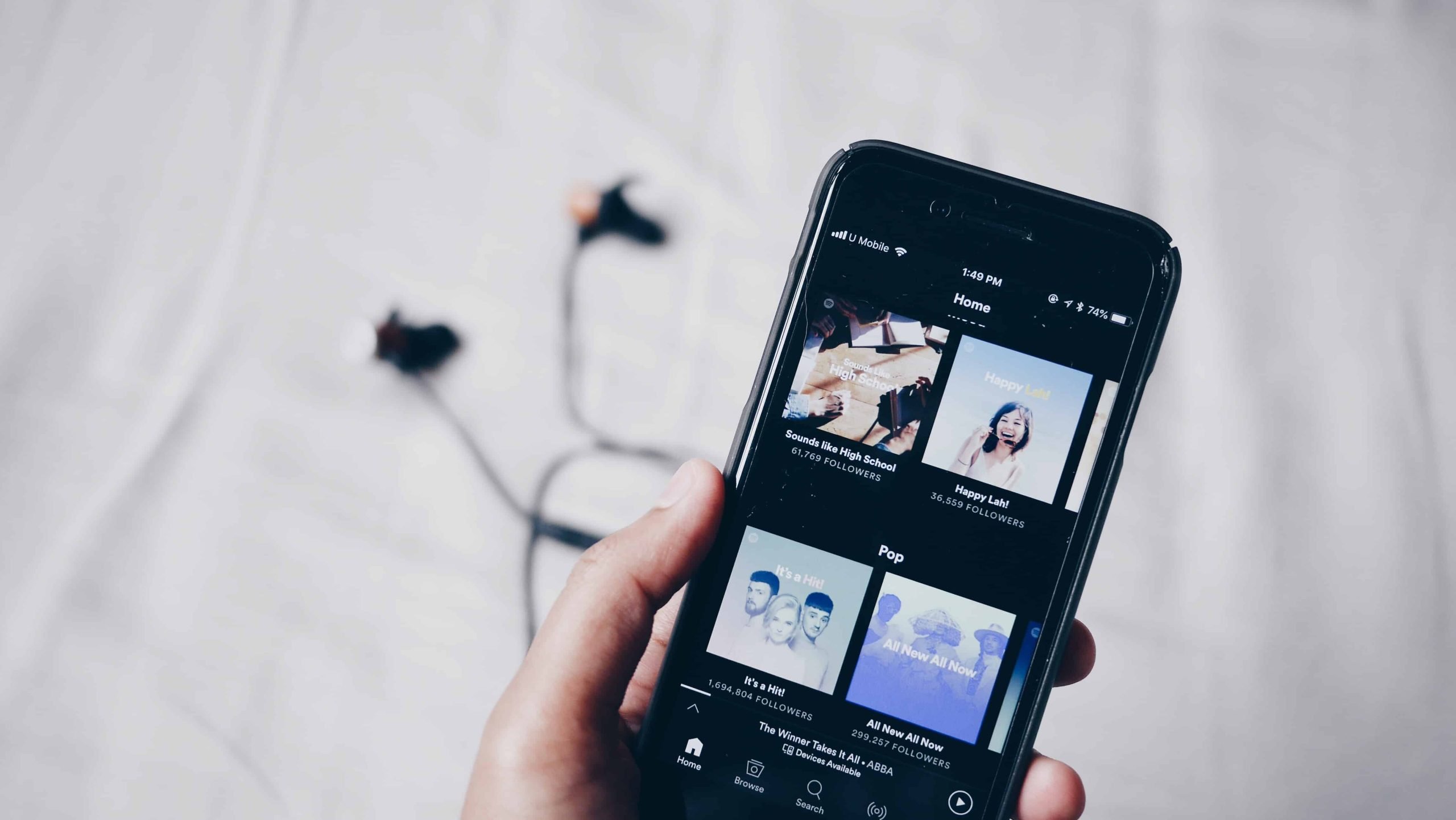 Spotify podcasters are making $18,000 a month with white noise
