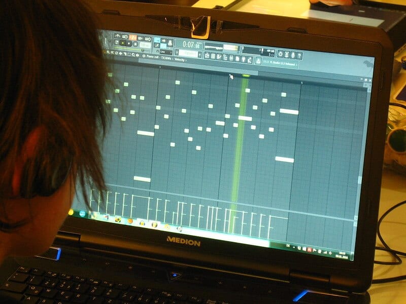 Popular streamer xQc tries FL Studio, production