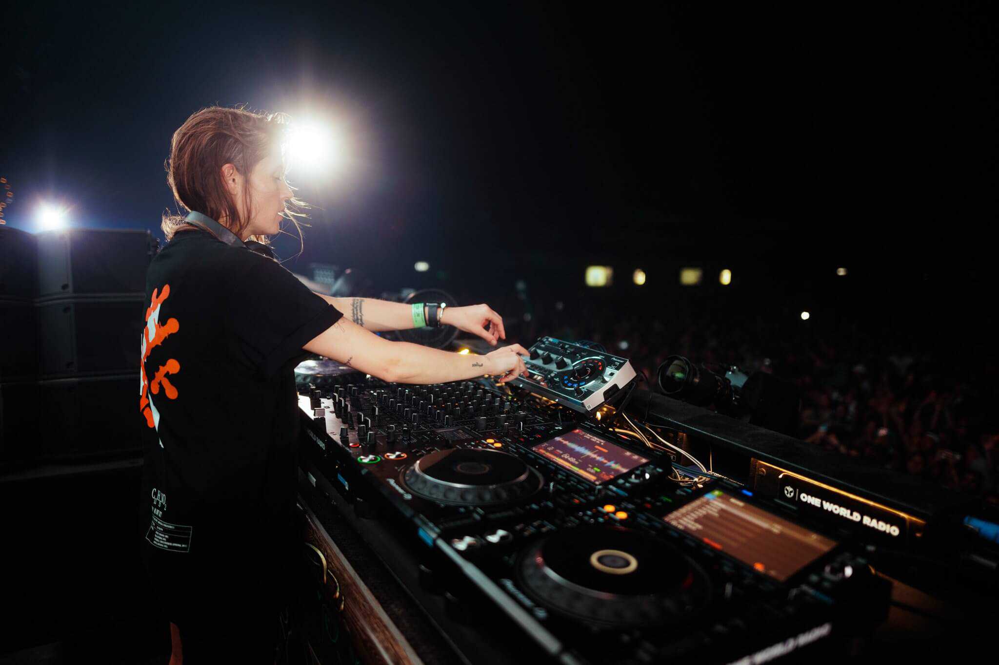 Charlotte de Witte going off on the Ultra Miami Mainstage [Live]