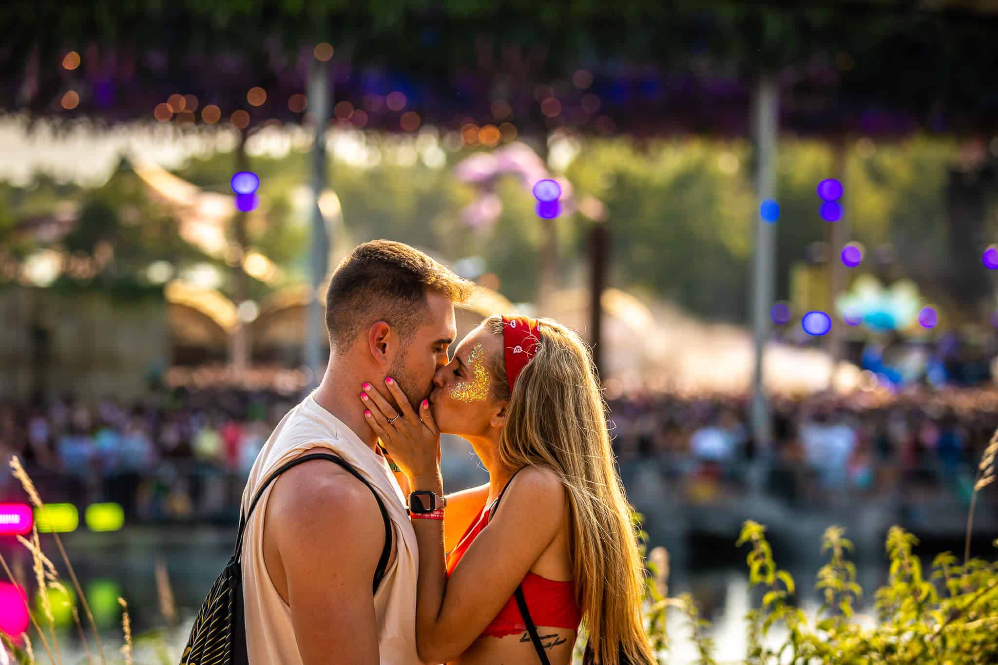 Tomorrowland Love Kissing