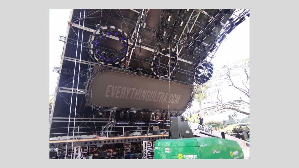 ultra miami side stage