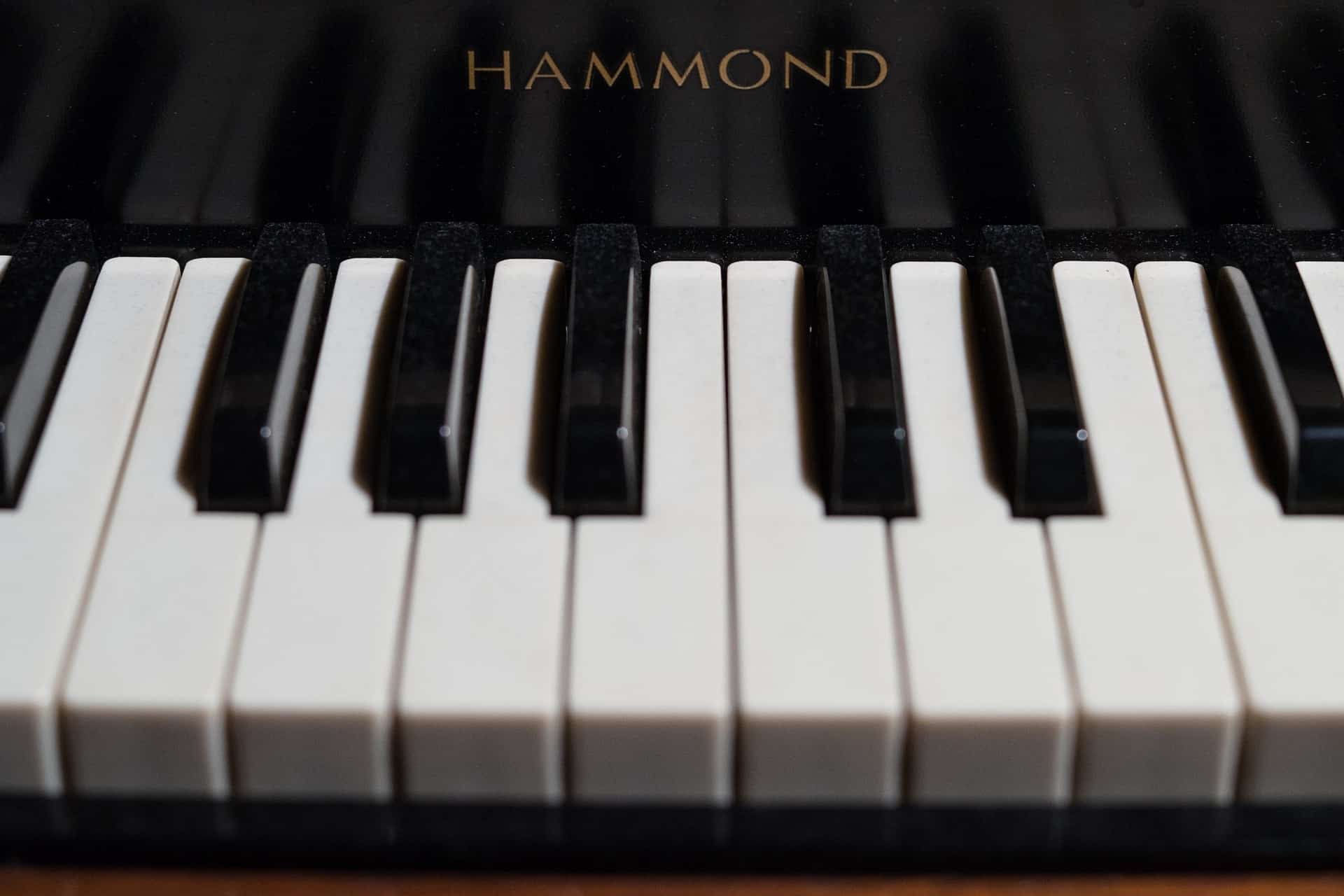 Introducing the Hammond XK-4 Portable Organ