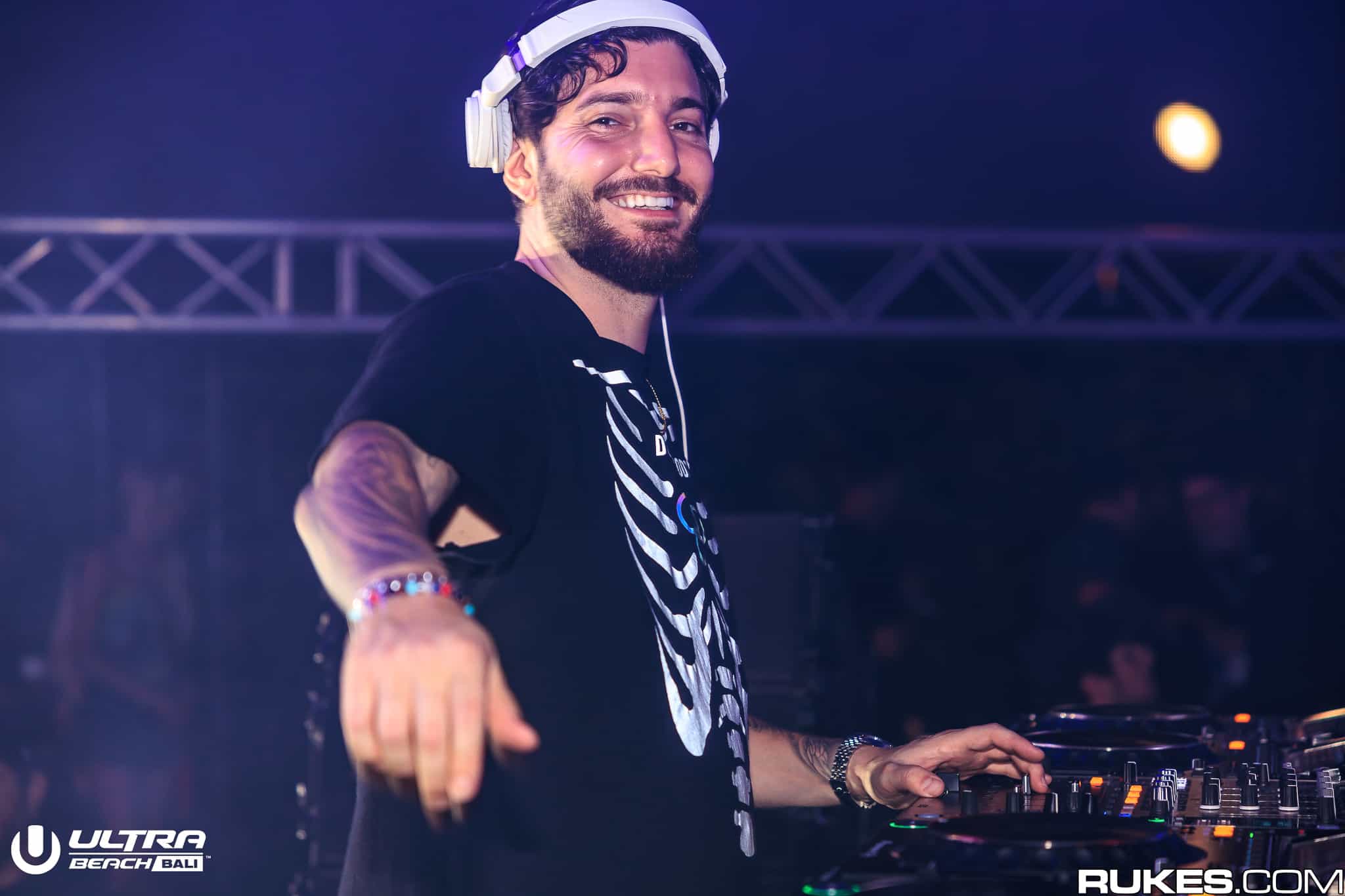 Alesso drops unreleased IDs including upcoming Martin Garrix collab at Ultra Europe 2023: Watch