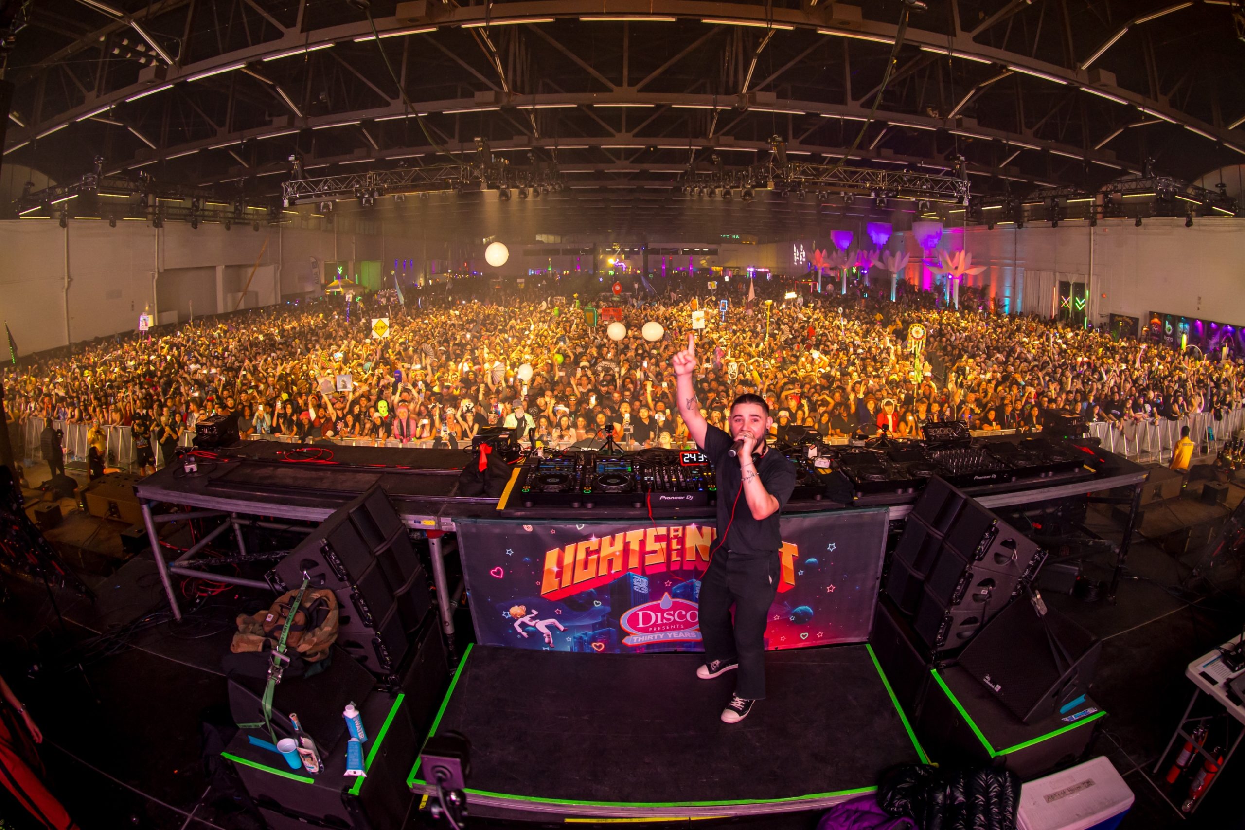 Skrillex、Lollapalooza Argentinaで圧倒的なパフォーマンスを披露