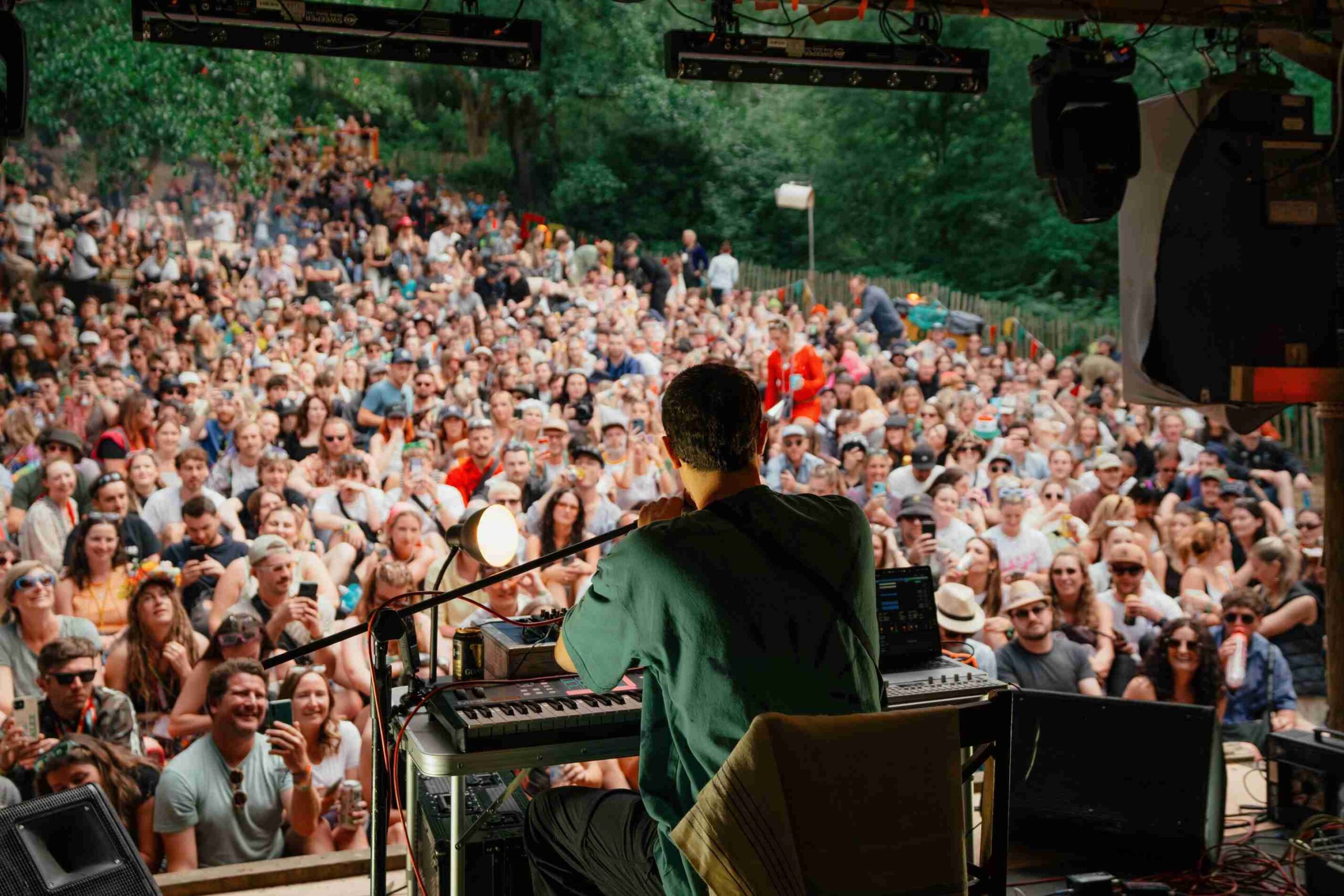 Fred again.. delivers surprise ambient set at Glastonbury Festival: Watch