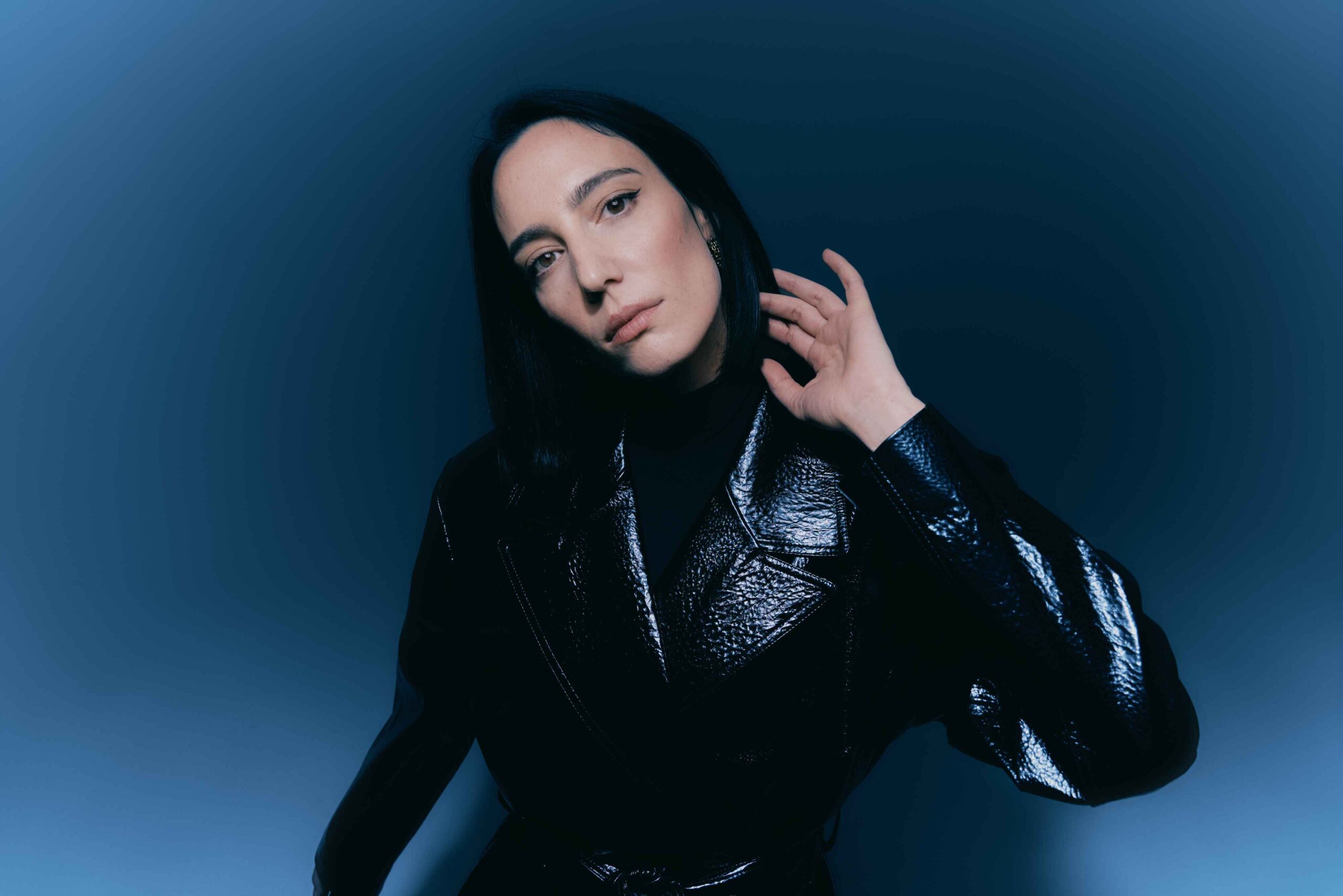 Amelie Lens、新しいテクノシングル「whatever you do」をリリース：リッスン
