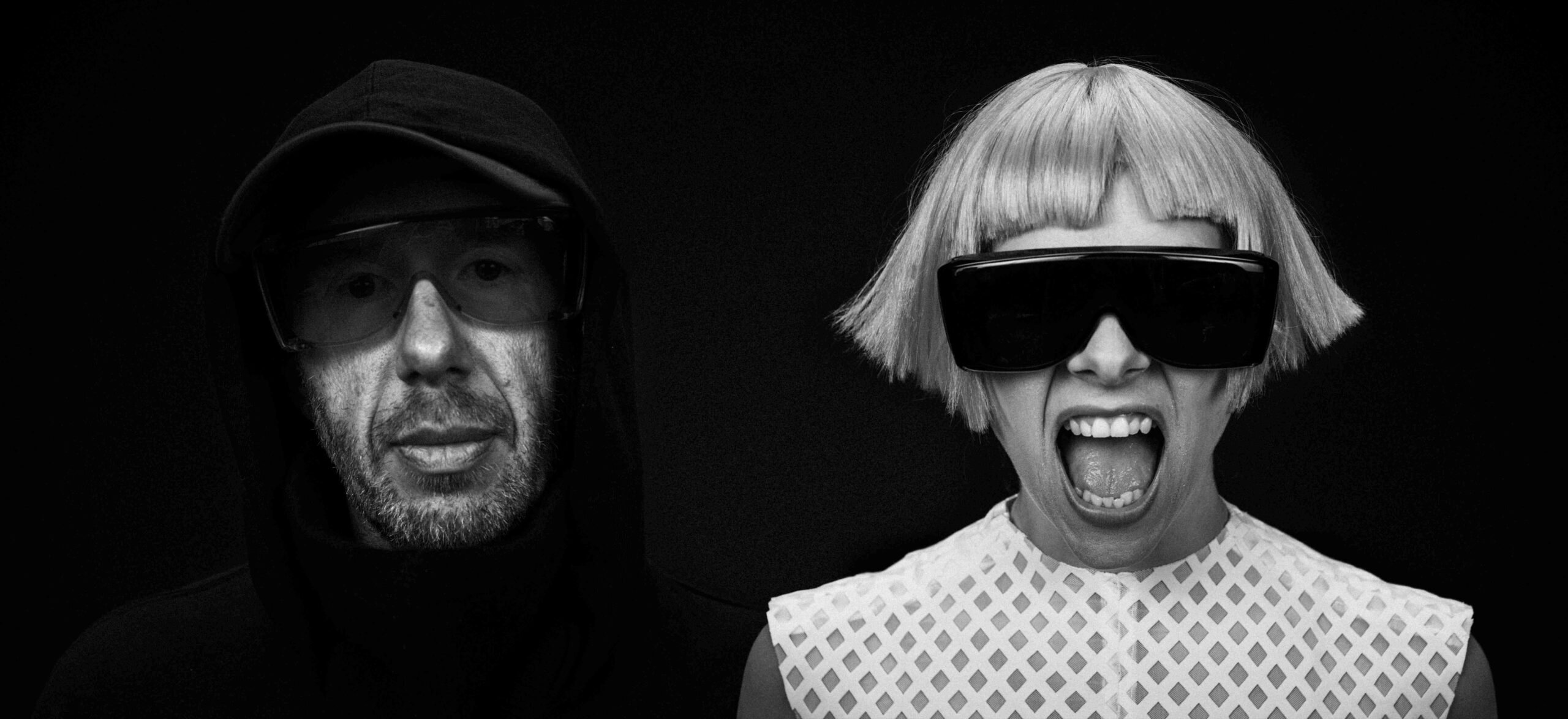 AURORA と The Chemical Brothers の Tom Rowlands、新曲「TOMORA」シングル『Somewhere Else』を発表:試聴する