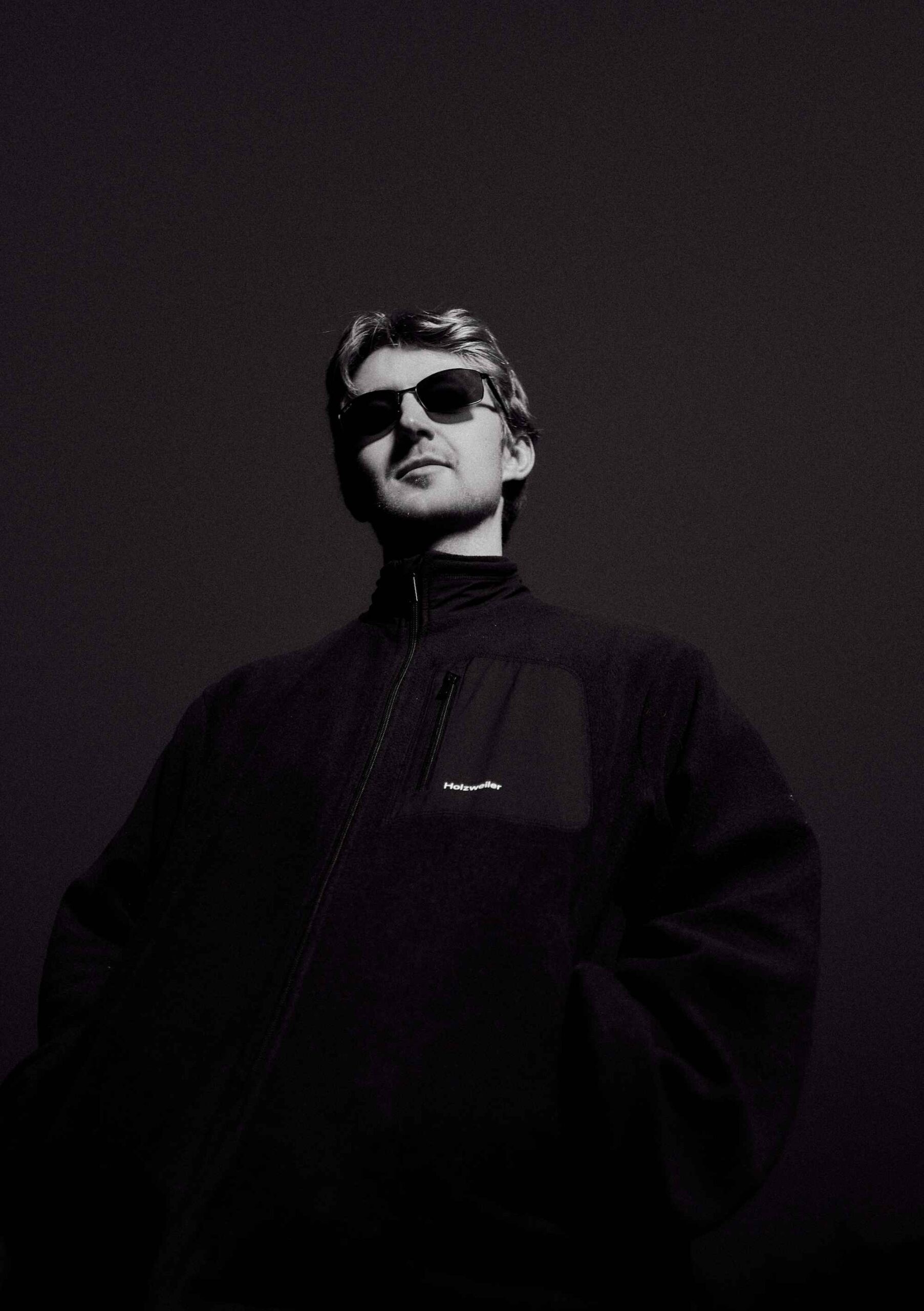 oskar med k、デビューアルバム『feel』を発表、2026年ワールドツアーを予定