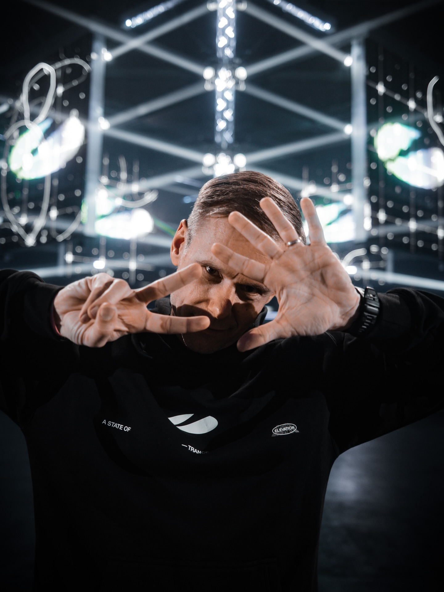 Armin van Buuren, Richard Durand & Dicosis が ASOT 2026 アンセム「Always You」をリリース：リッスン