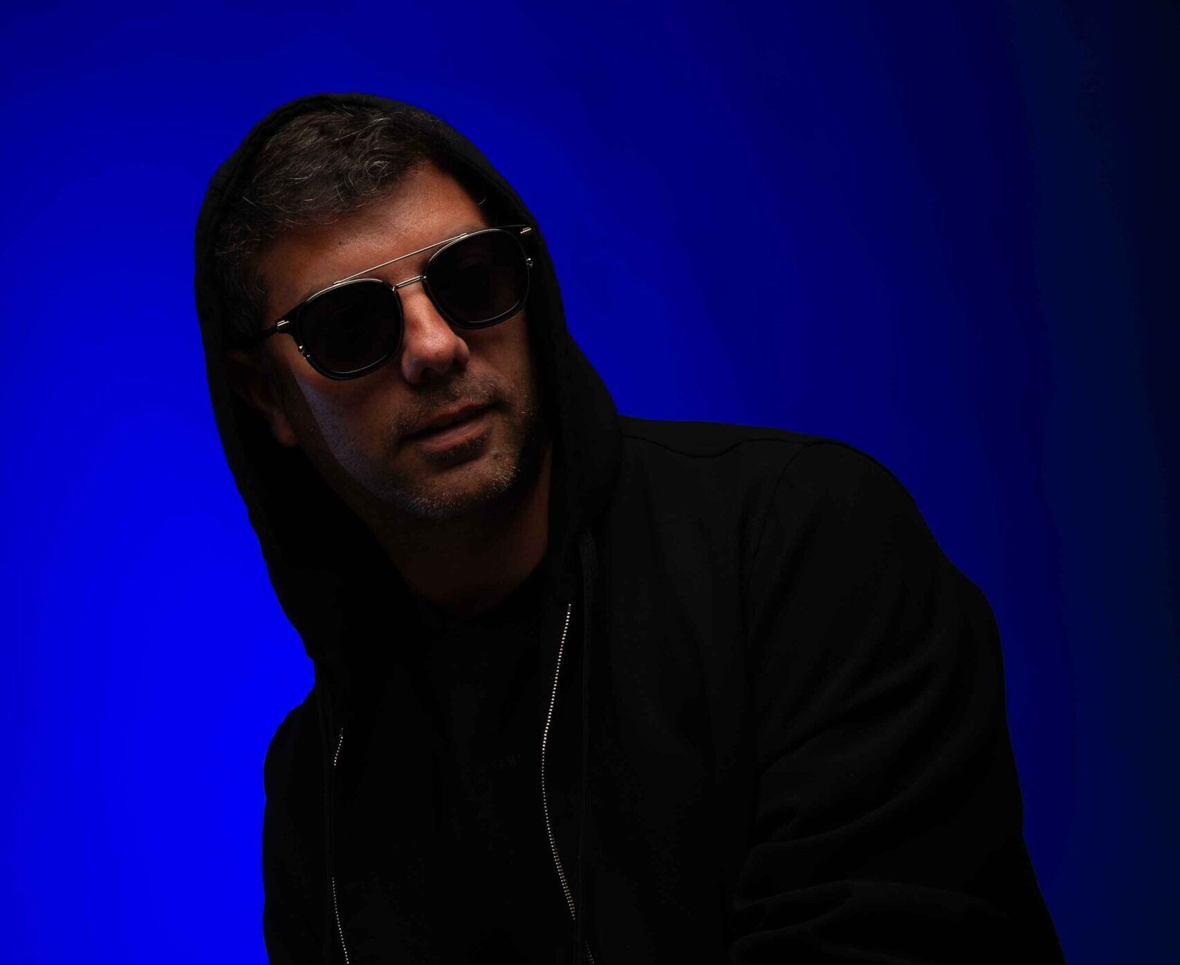 Lucas Reyes、新しい音楽活動の章『WEIGHTLESS』を語る：進化するサウンド