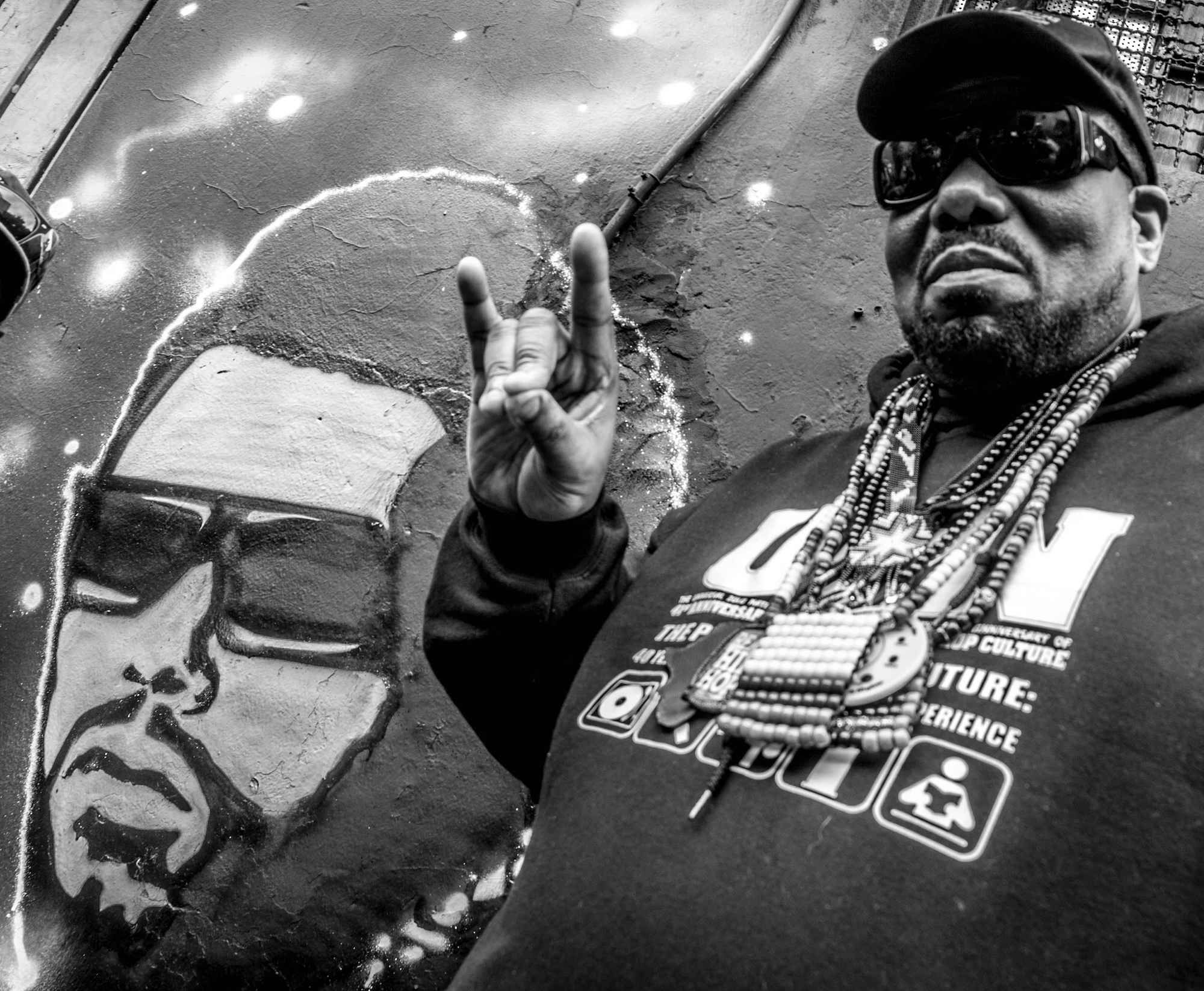 Afrika Bambaataa、「Planet Rock」を生み出したヒップホップ開拓者DJ、67歳で逝去と報道