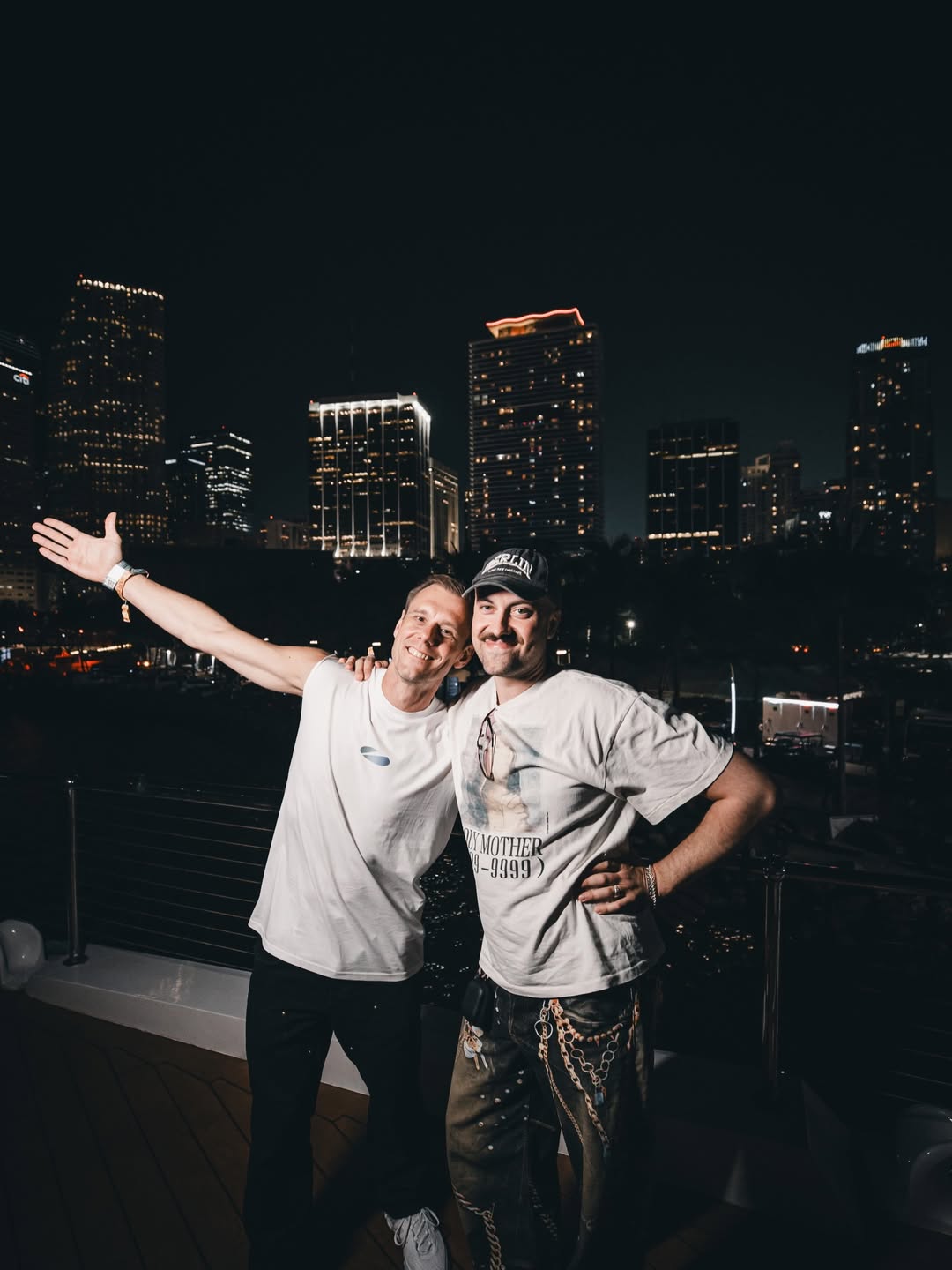Armin van Buuren & Marlon Hoffstadt's Ultra Miami 2026 B2Bが公開：ライブを振り返る
