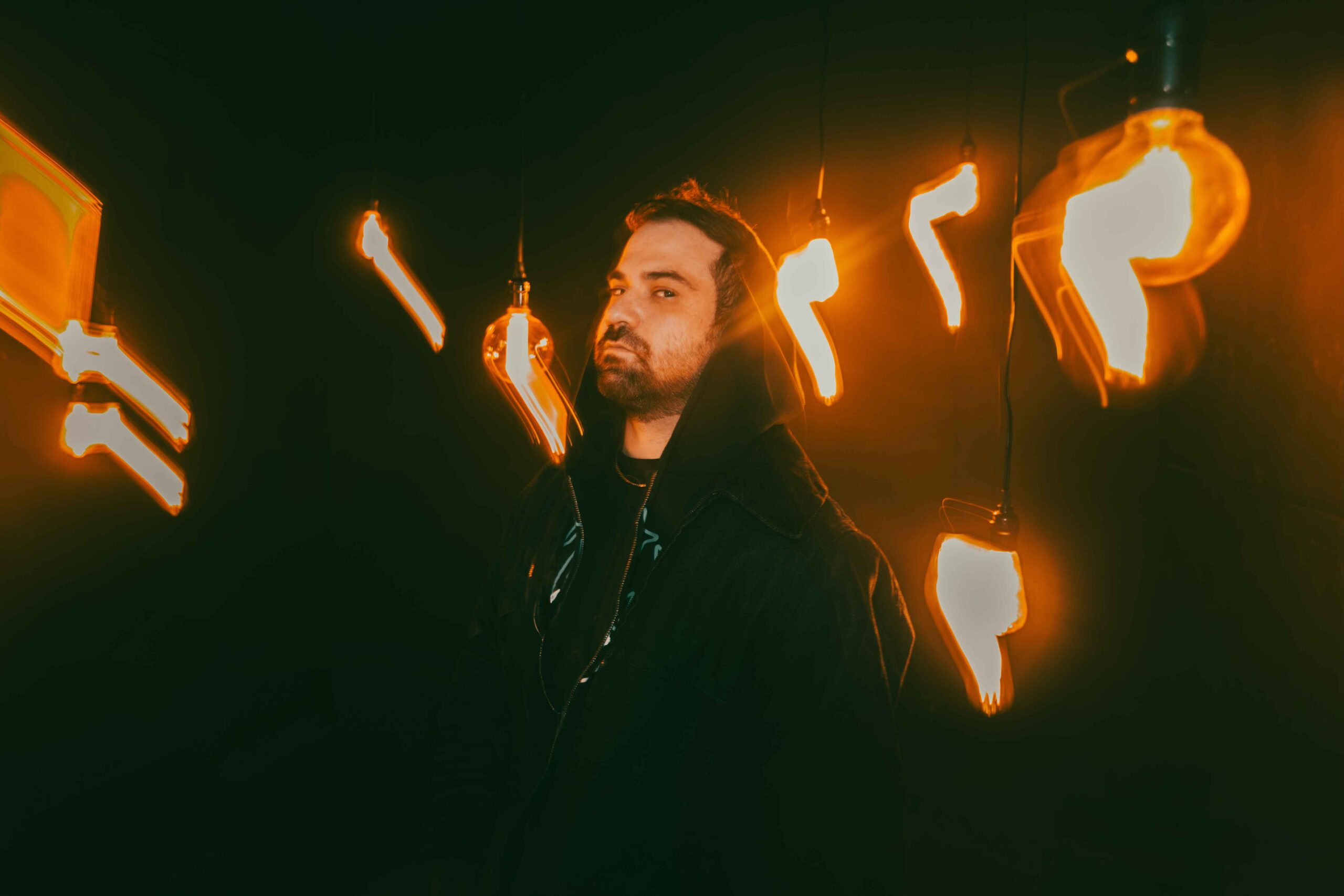 TATE SEDAR が'breakDOWN'のDim Mak リリースと没入感のあるライブセットで2026年へ勢いをつける